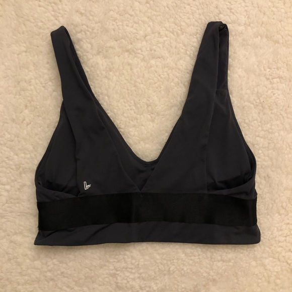 Deep V Sports Bra - Picture 2 of 4